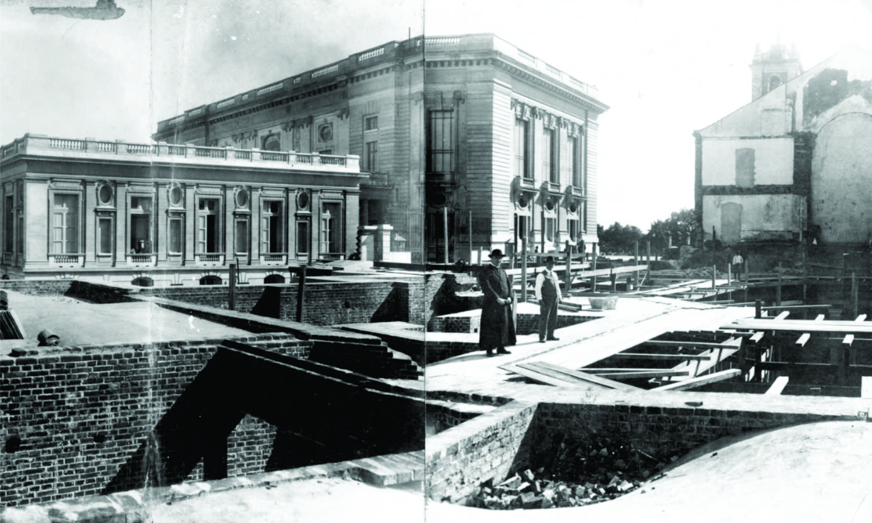 Curiosidades: Você sabia que a Catedral Metropolitana de Porto Alegre levou mais de meio século para ser concluída?