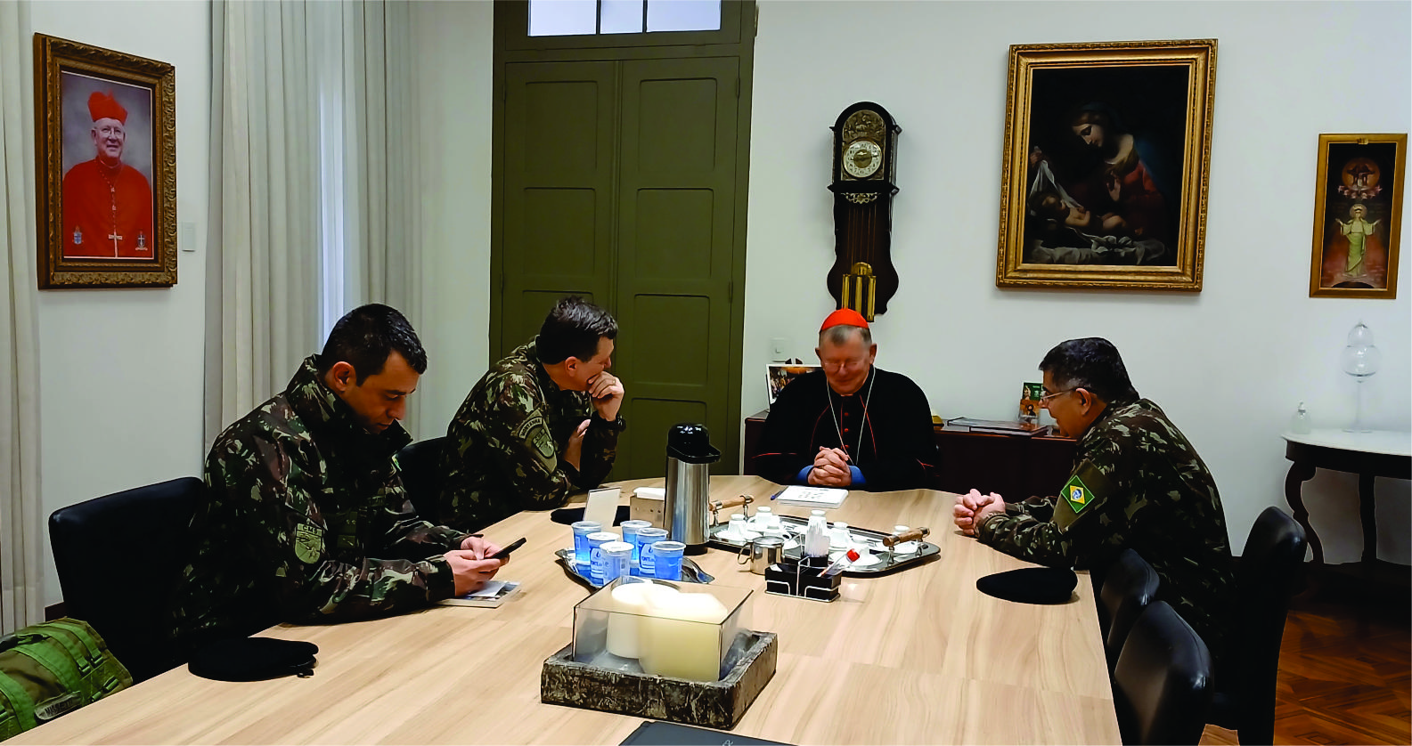 Cardeal Dom Jaime recebe novo Comandante Militar do Sul