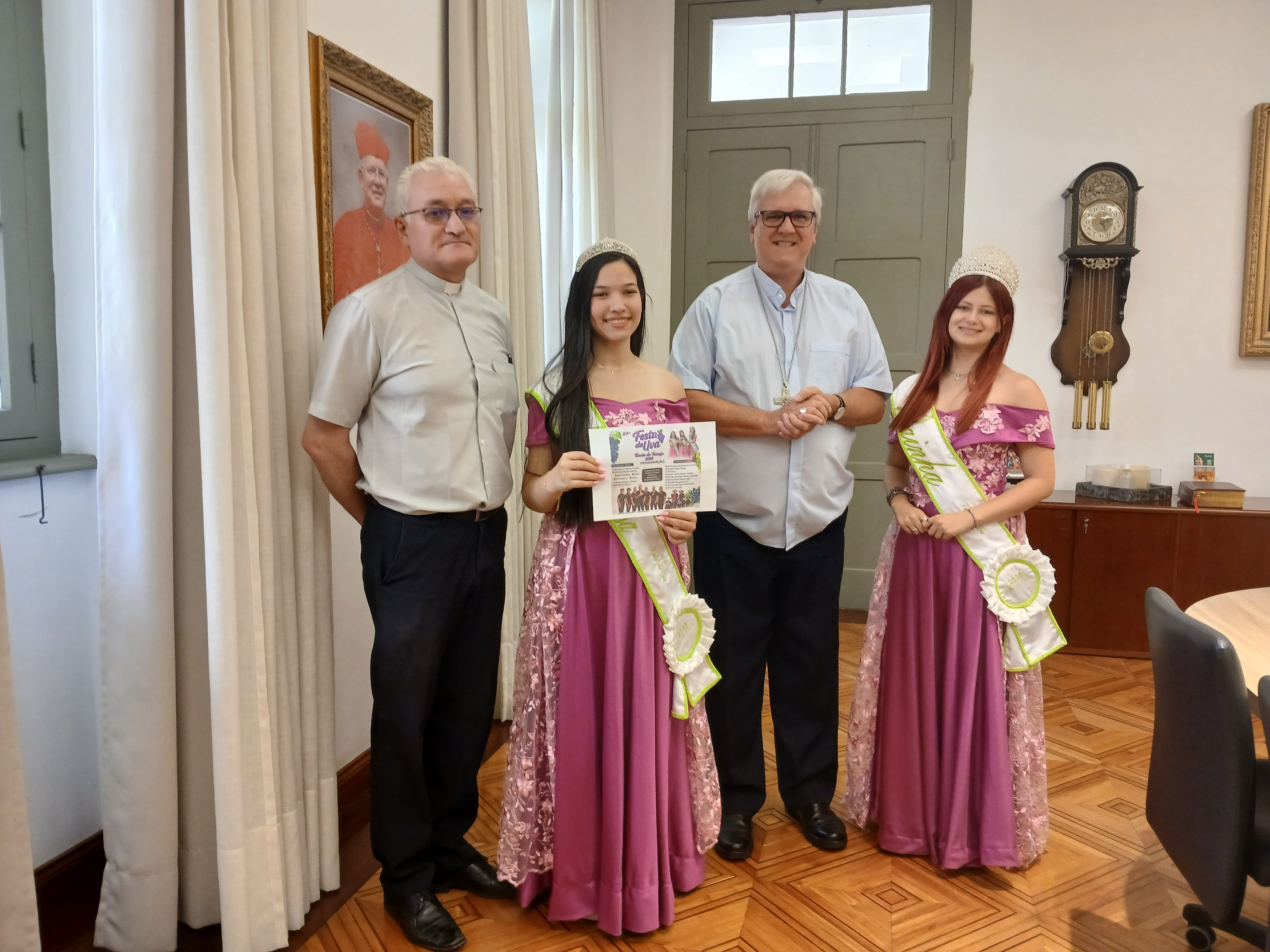 Organização da 89ª Festa da Uva de Barão do Triunfo recebe bênção na Cúria Metropolitana