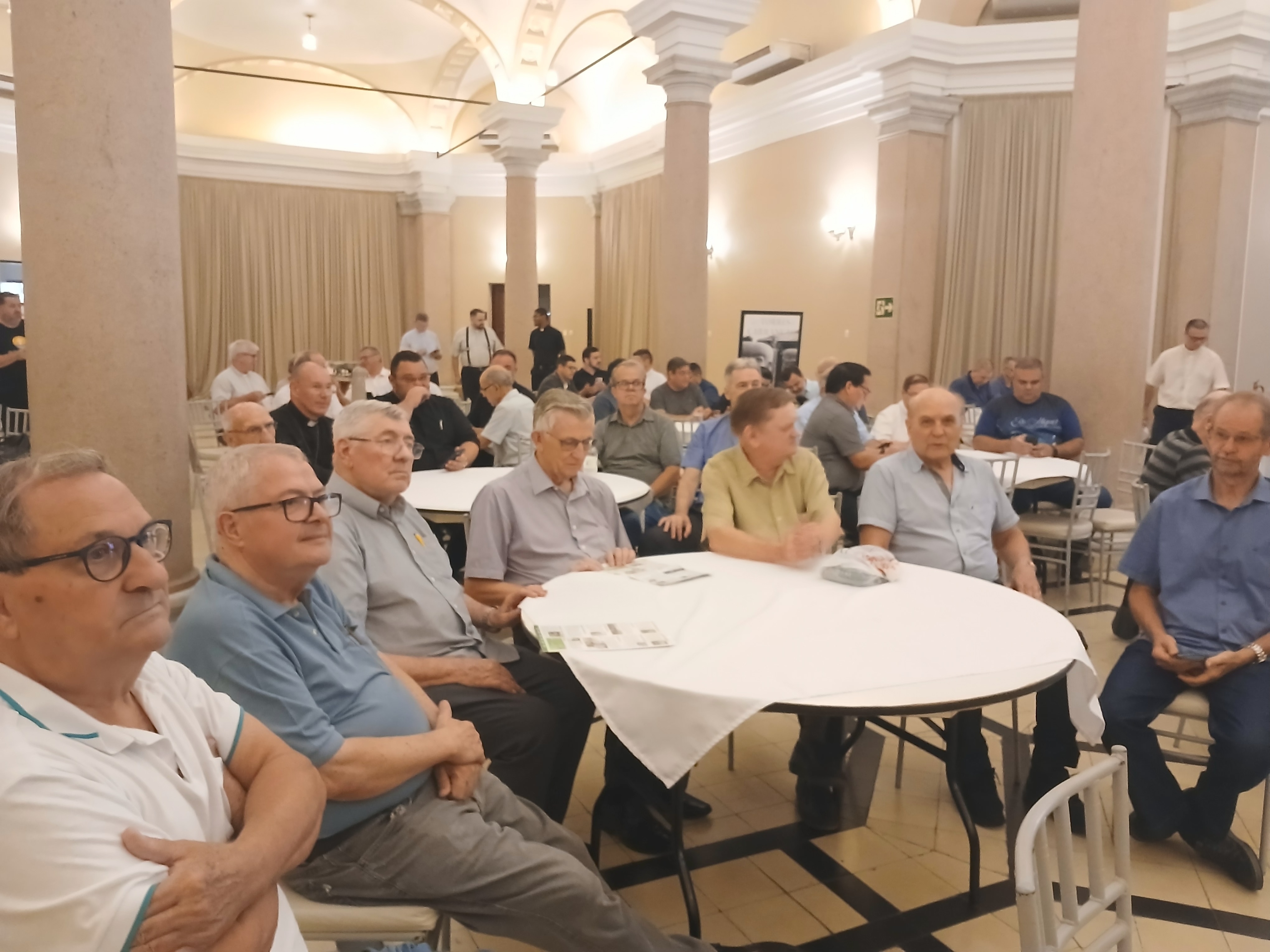 Presbíteros da Arquidiocese de Porto Alegre se reunem para Encontro Quaresmal