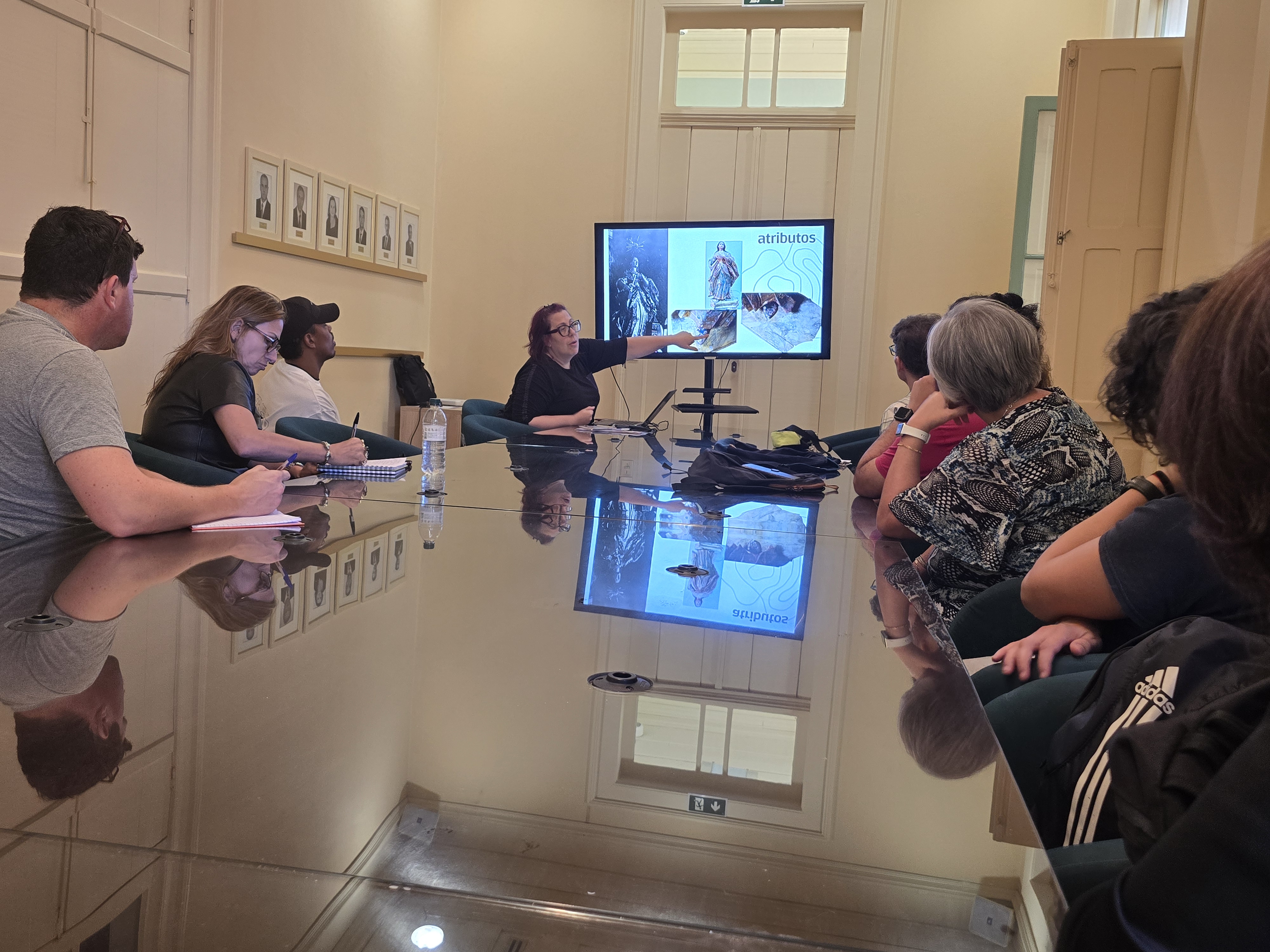 Imagem bicentenária de Santa Bárbara inspira encontro de estudos com alunos da UFRGS em Porto Alegre