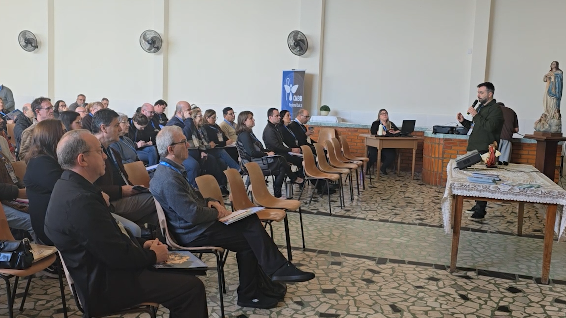 Formação Servus reúne representantes de três Vicariatos e dá início a encontros sobre uso pastoral do sistema