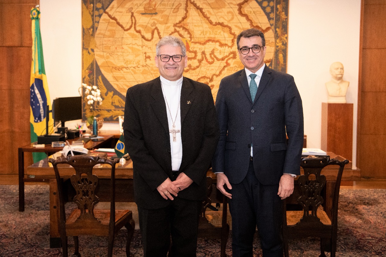 Dom Adilson Pedro Busin tem encontro com o ministro das Relações Exteriores