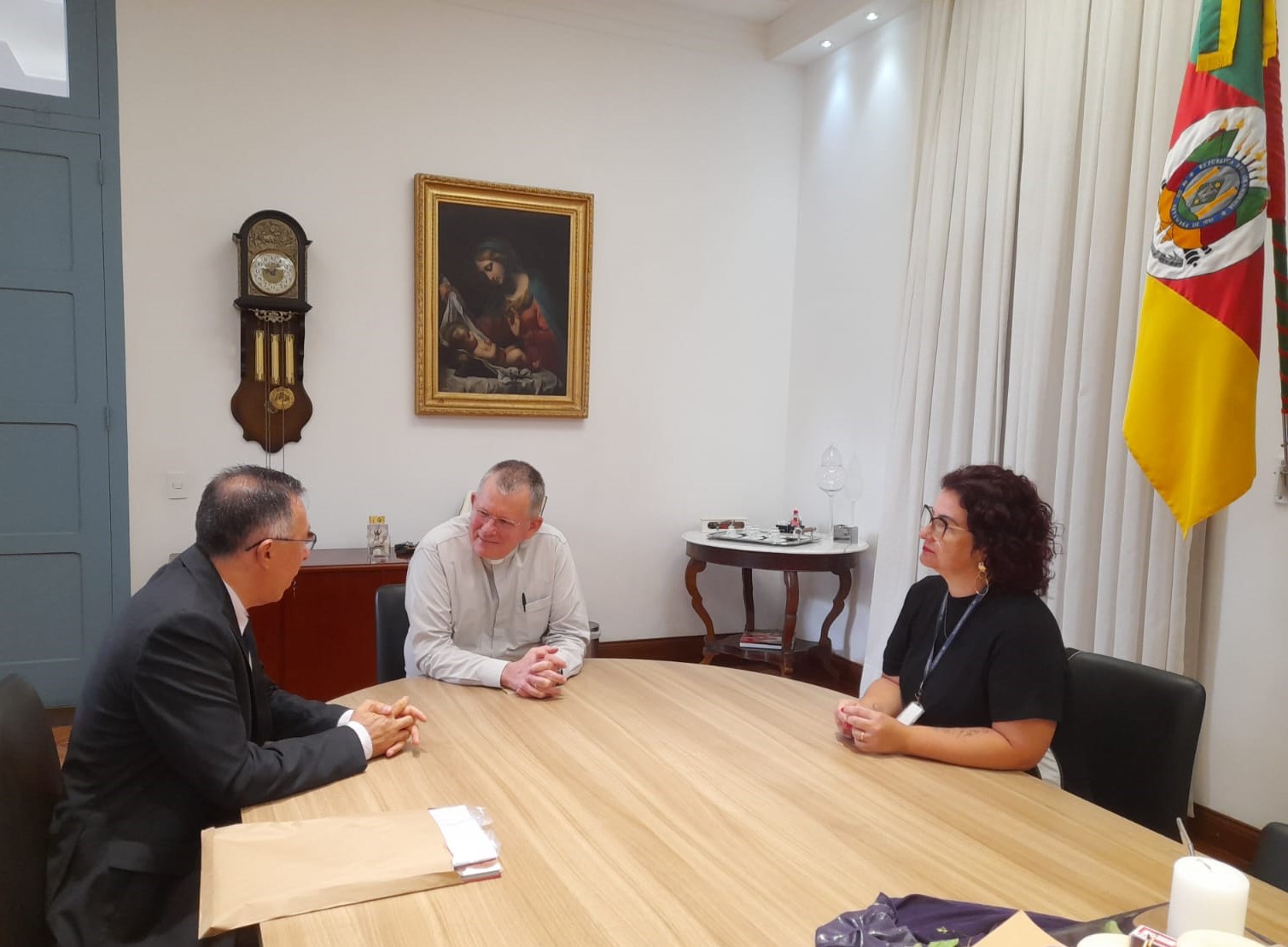 Arcebispo recebe deputado estadual Valdecir Oliveira: na pauta o combate à fome