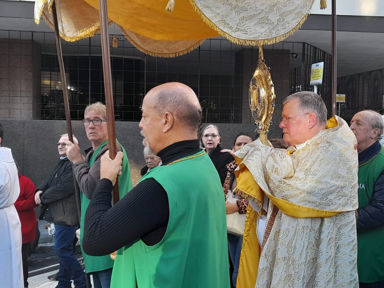 Celebração do Corpo e Sangue de Cristo mobiliza Arquidiocese