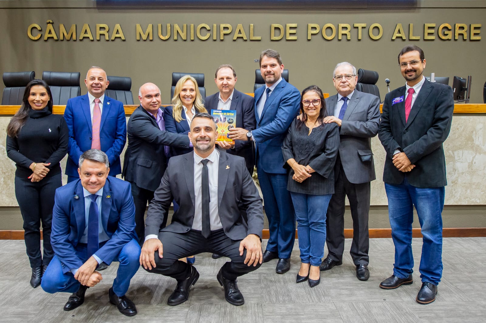 Vereadores reconhecem trabalho do Mensageiro da Caridade