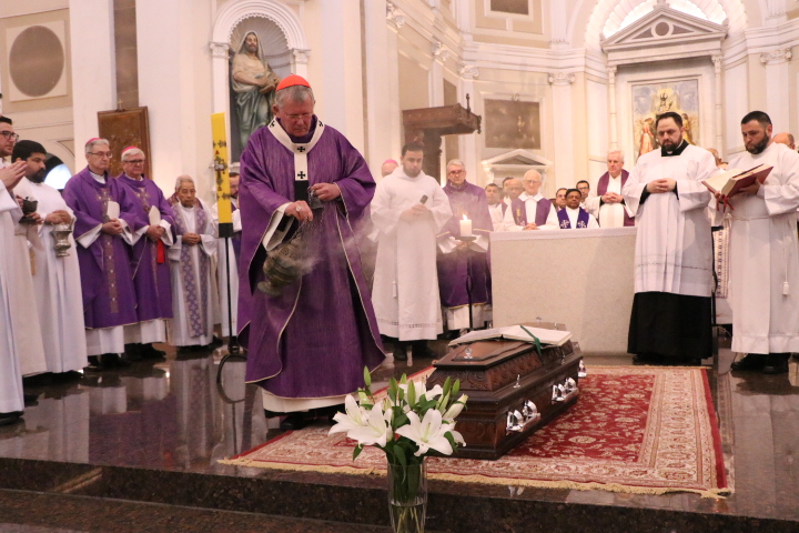 Dom Dadeus Grings é sepultado na Catedral Metropolitana, deixando marcas de fé, estudo e serviço à Igreja