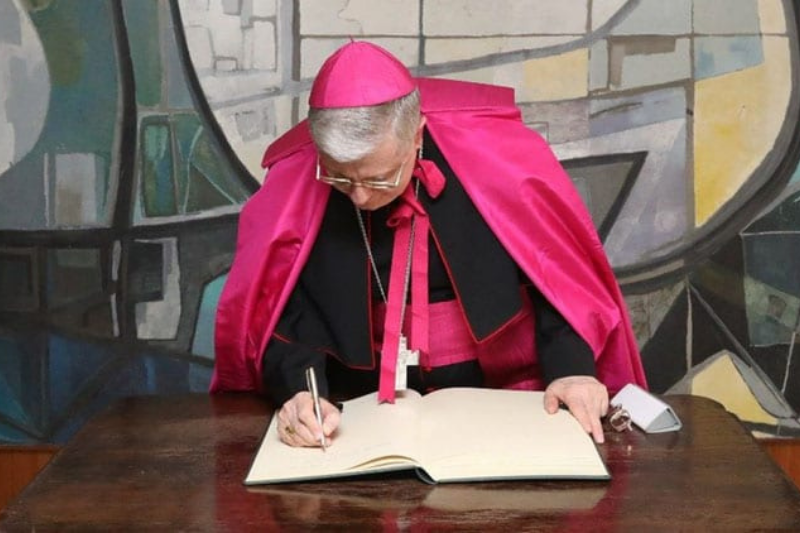 Novo Núncio Apostólico chega ao Brasil e apresenta credenciais