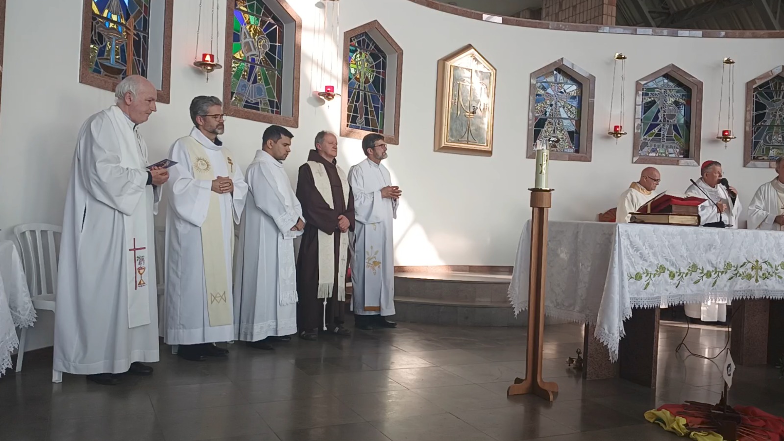 Jubileu dos 25 anos do Santuário Mãe de Deus reúne congregações e celebra a vida consagrada