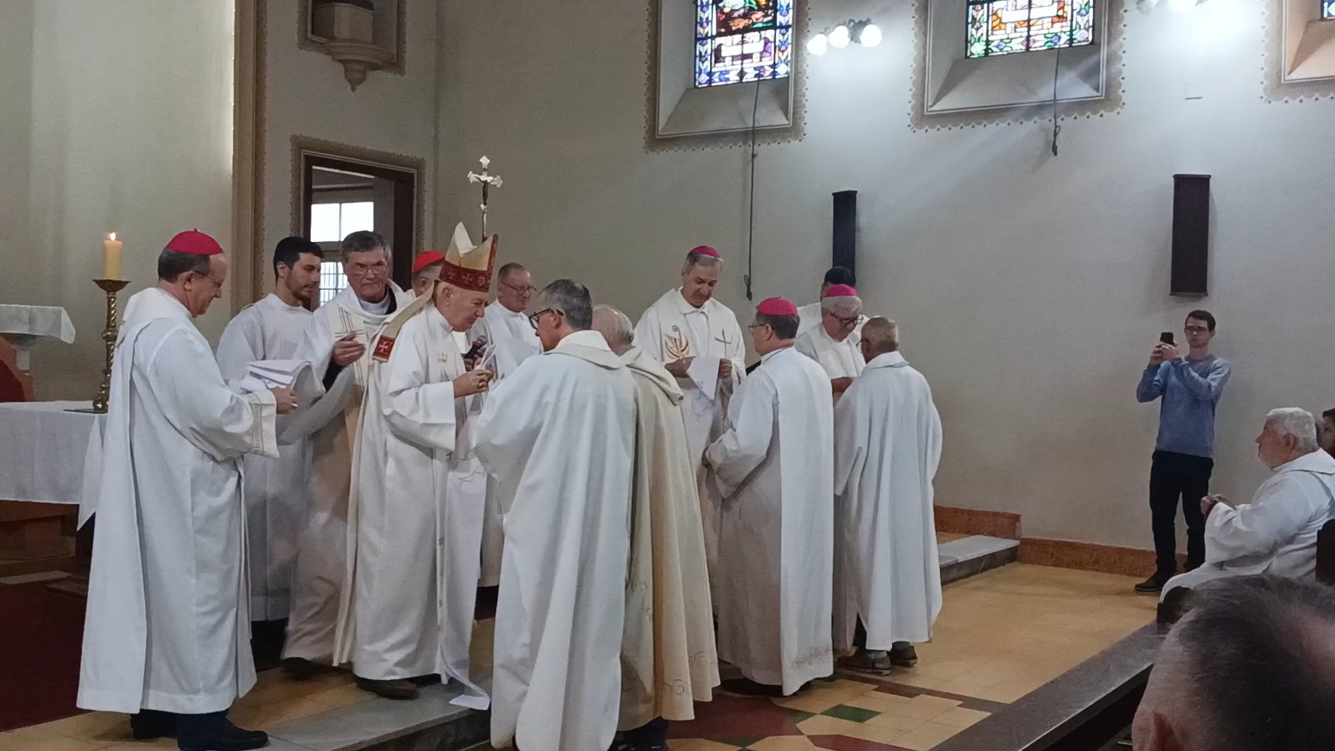 Padres da Arquidiocese celebram vocação e jubileus em Gravataí