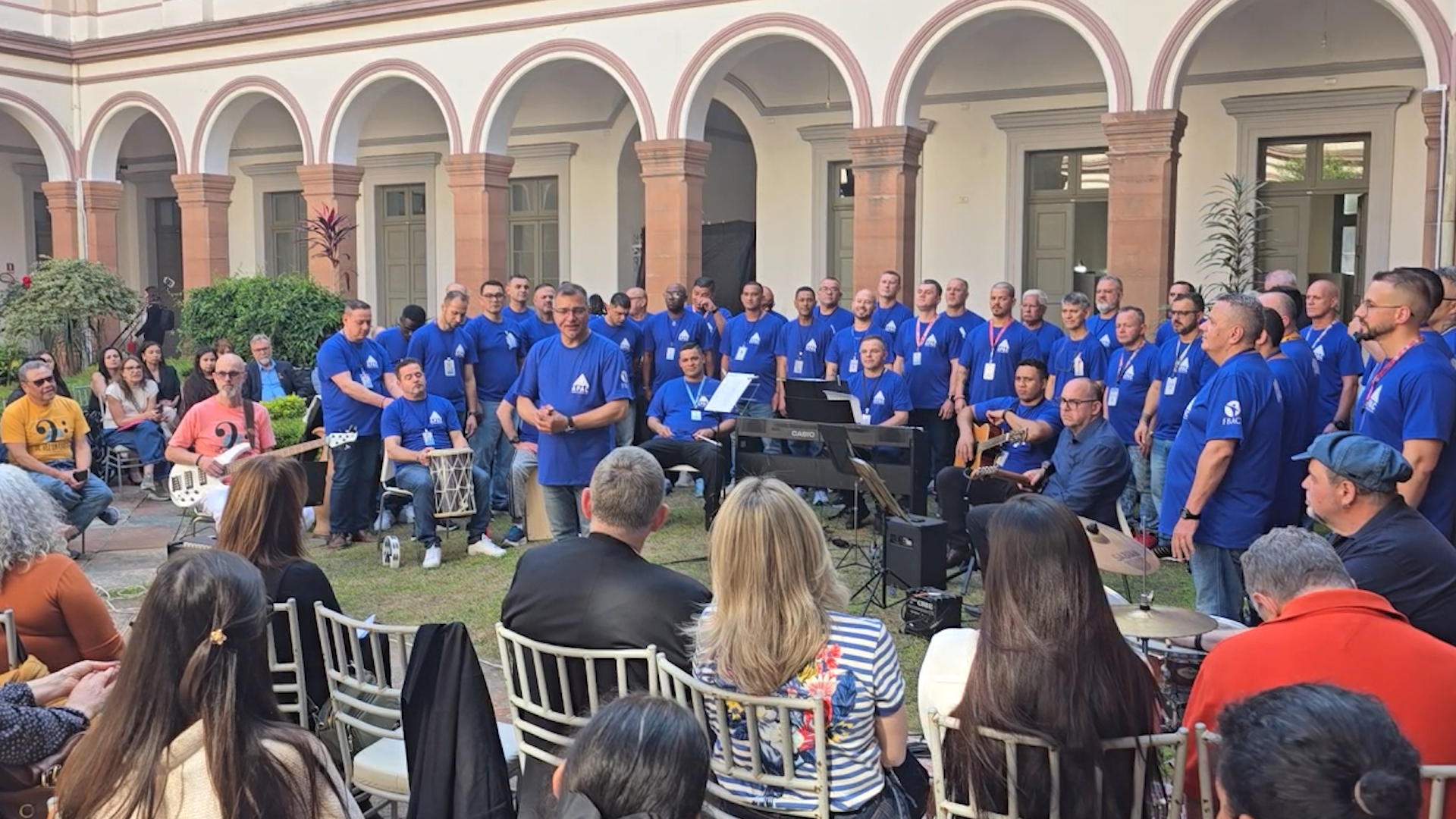 Coral da APAC se apresenta no aniversário de 138 anos do prédio da Cúria Metropolitana de Porto Alegre