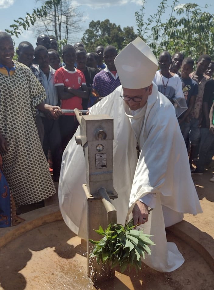 Boletim da POM destaca visita missionária de Dom Adilson Pedro Busin ao Moçambique