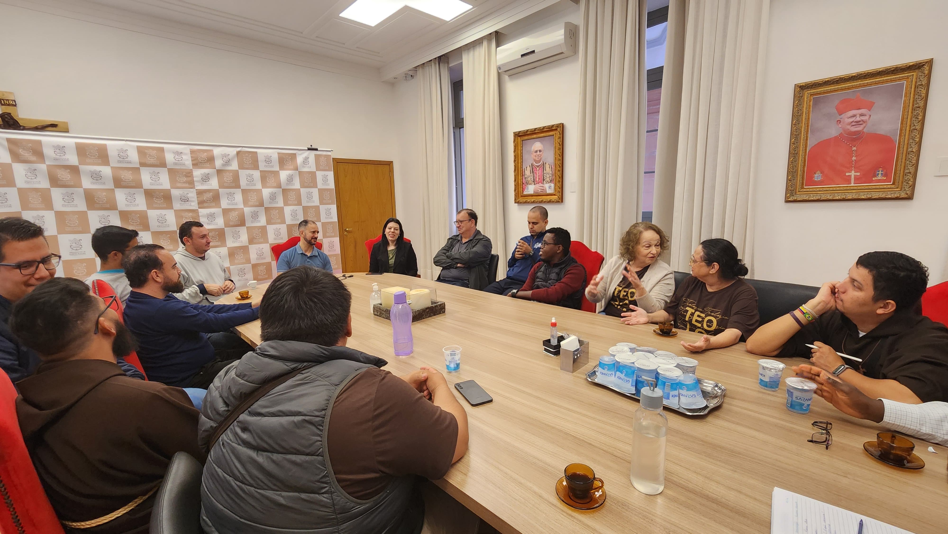 Alunos da disciplina de Comunicação da ESTEF visitam a Cúria Metropolitana