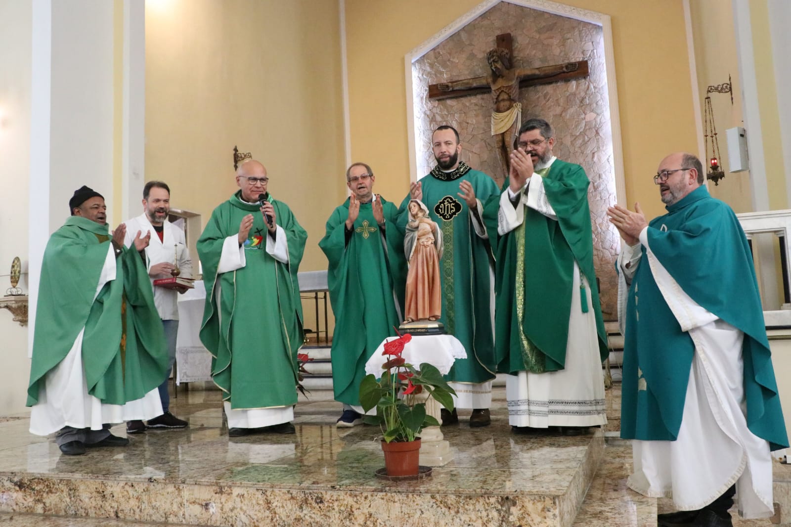 Imagem Peregrina da Mãe de Deus visita paróquia Menino Jesus de Praga na Região Sul