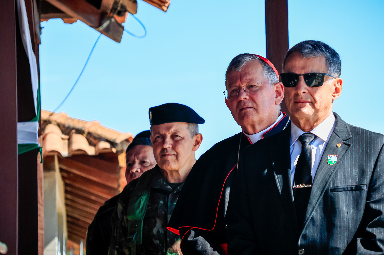 Dom Jaime Cardeal Spengler participa de passagem de comando do Comando Militar do Sul