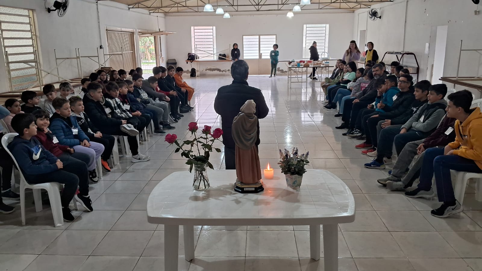 Retiro das Turmas da Eucaristia reúne crianças em momento de fé e reflexão