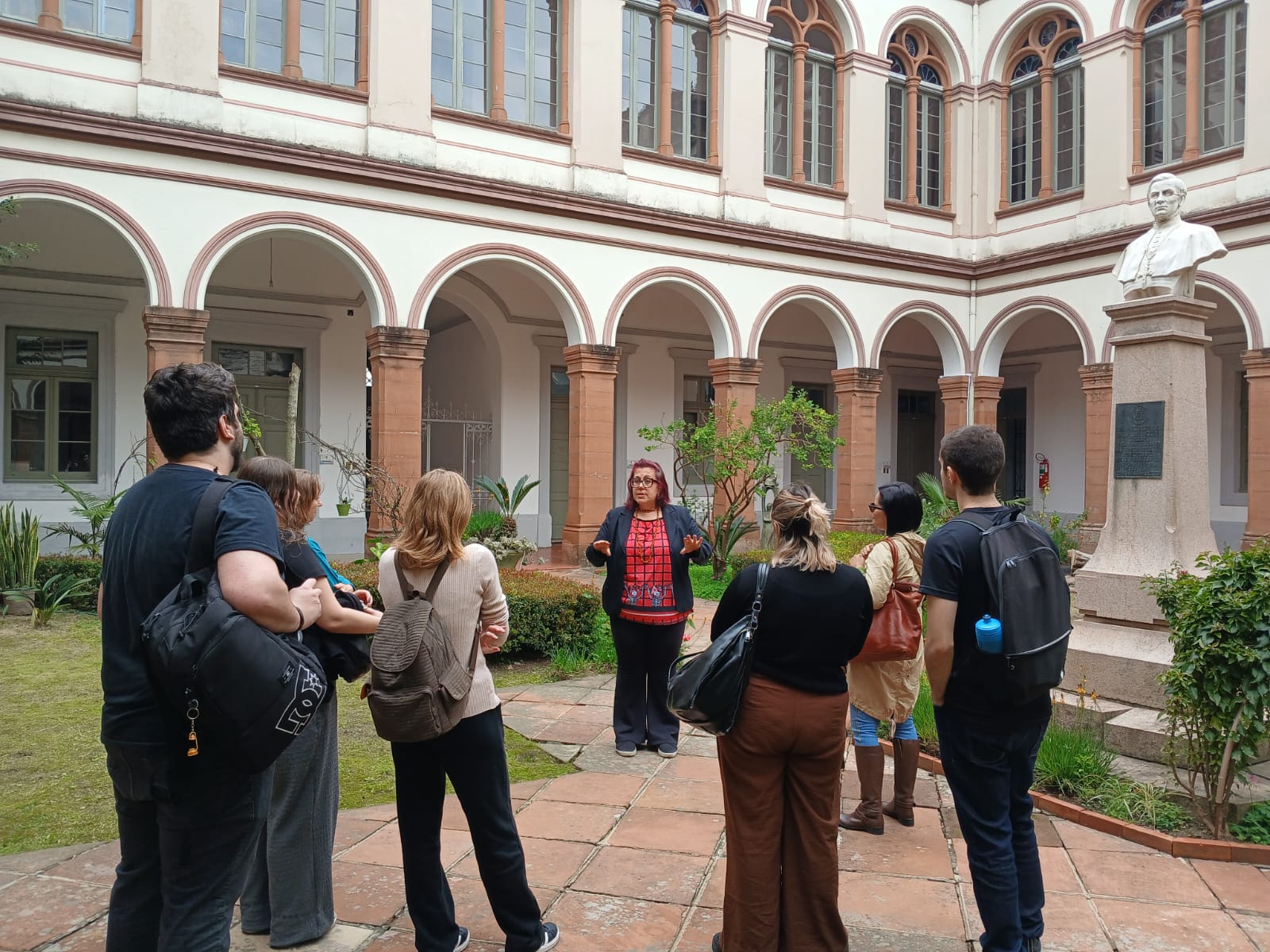 Estudantes de História da PUCRS visitam a Cúria Metropolitana de Porto Alegre