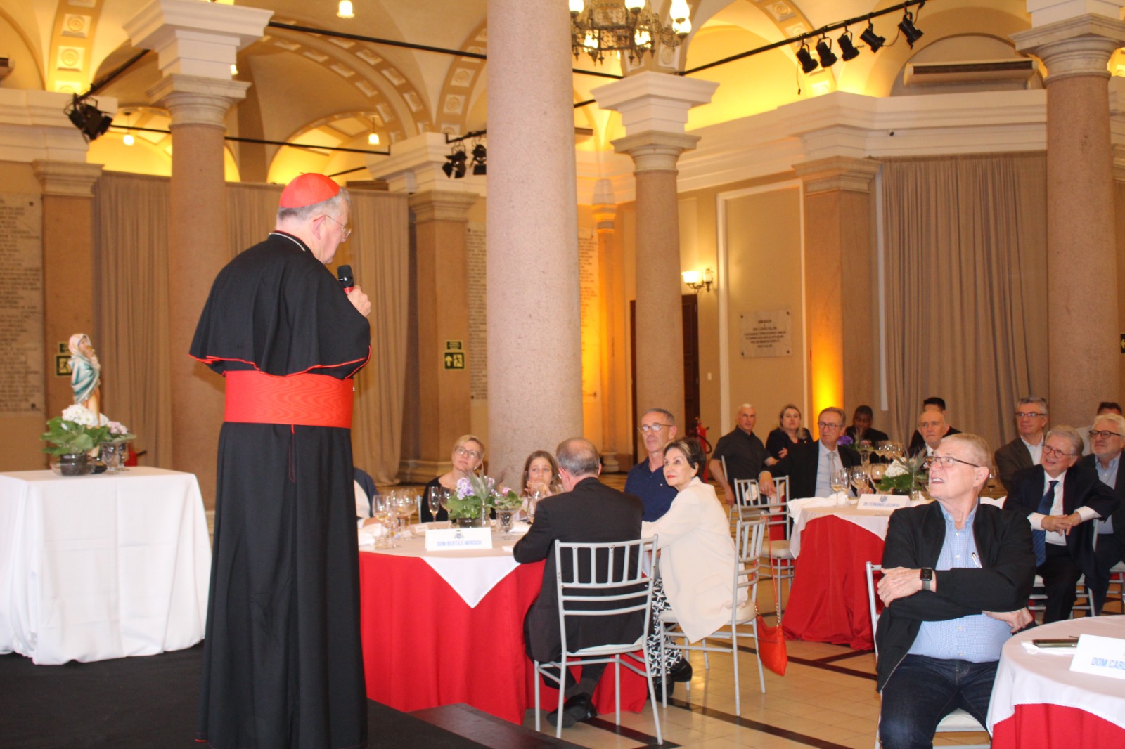 Arquidiocese de Porto Alegre reúne lideranças e empresários em almoço para apresentar ações e projetos sociais