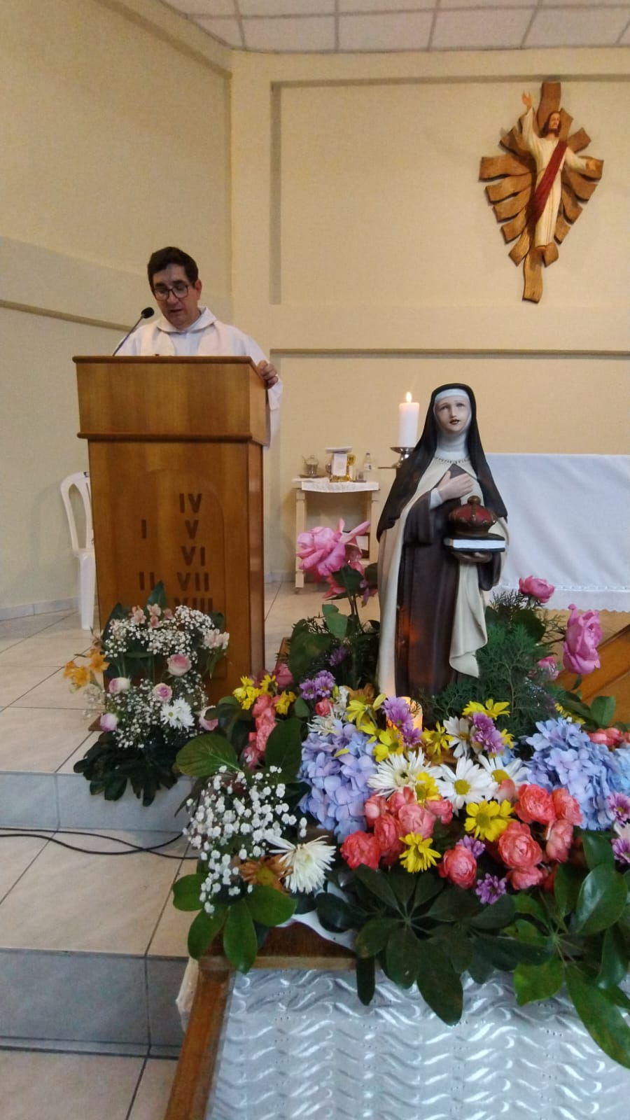 Paróquia Santa Hedviges celebra 25 anos e recebe relíquia da padroeira