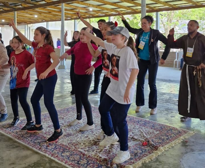 Jubileu reúne mais de 1,3 mil coroinhas e acólitos em dia de fé, formação e alegria