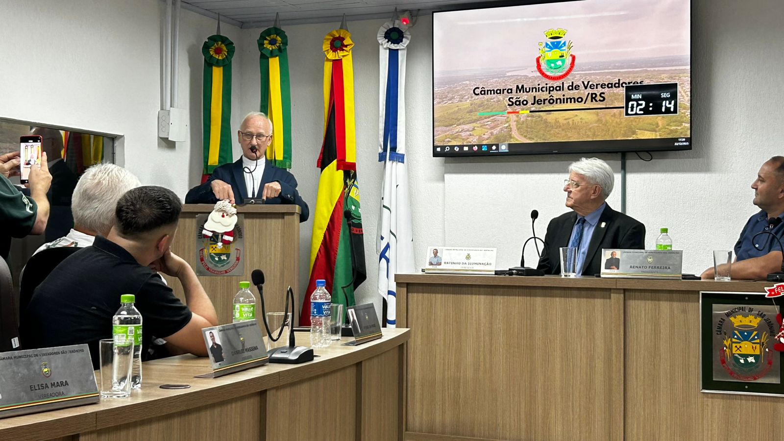 Padre Remi Maldaner recebe título de Cidadão Jeronimense