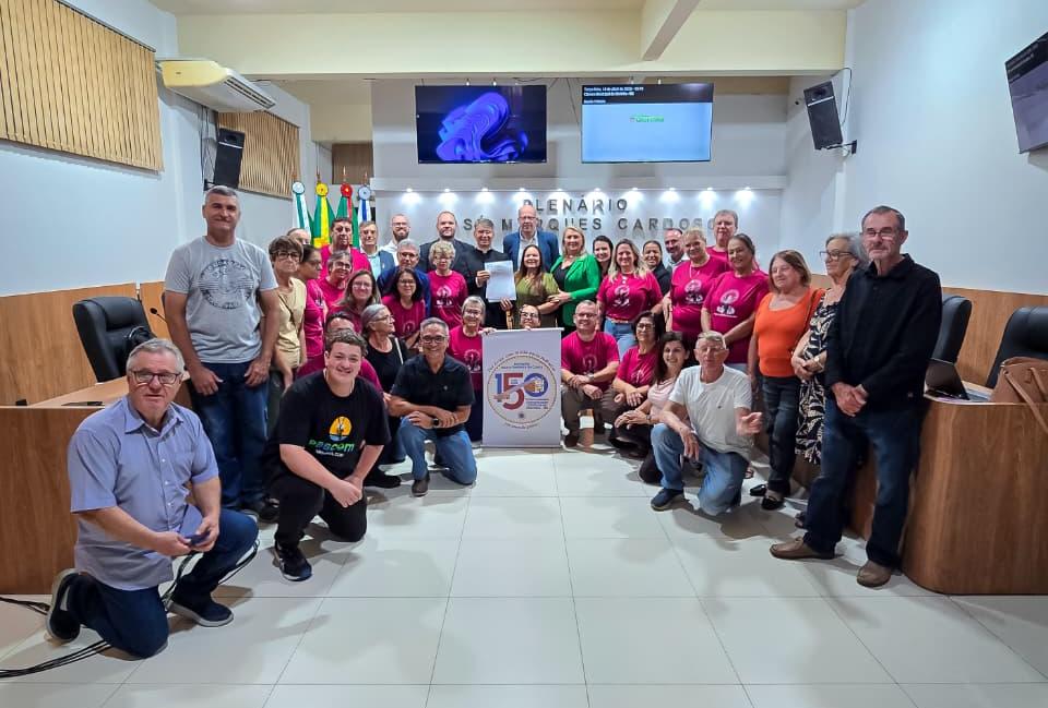 Comunidade Católica de Glorinha celebra 150 anos e recebe homenagem na Câmara Municipal