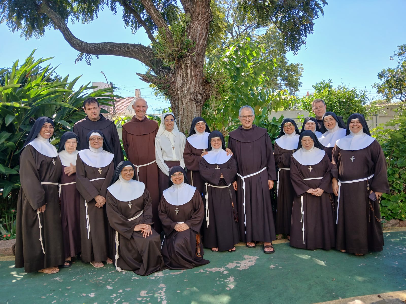 Júbilo e Gratidão: Família Franciscana celebra Jubileus e recebe o Ministro Geral no Rio Grande do Sul