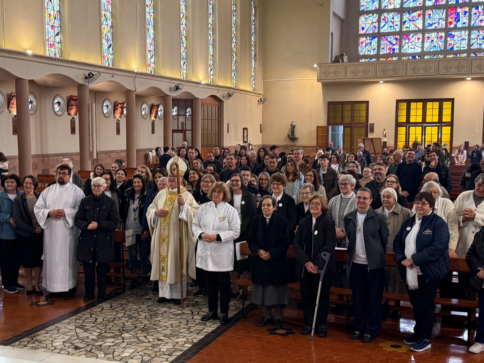 Dom Odair Miguel preside missa em celebração dos 70 anos da Escola Mãe Admirável, em Porto Alegre