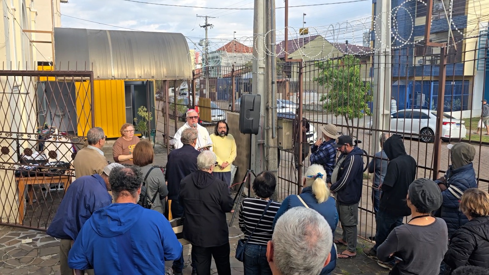 Banho de dignidade: Paróquia São Francisco de Assis inaugura banheiro solidário para moradores em situação de rua