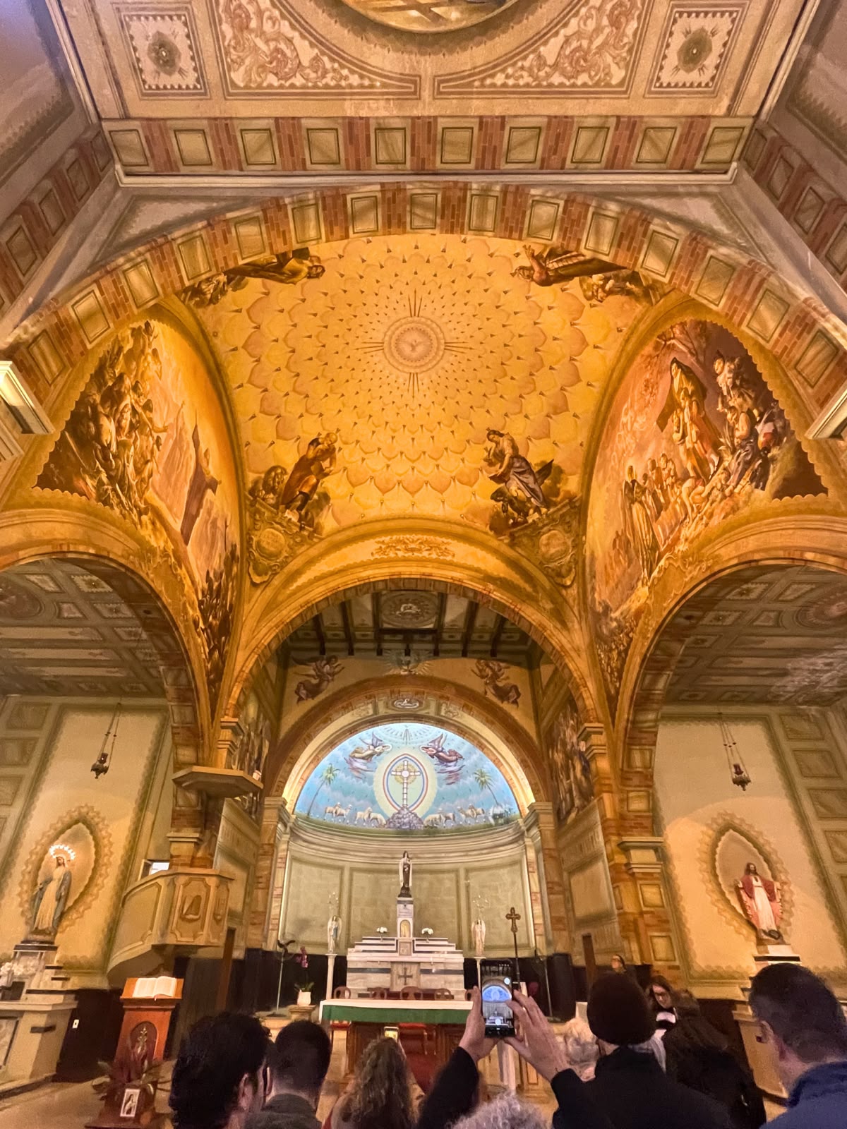 Visita Cultural destaca legado de Aldo Locatelli no Palácio Piratini e na Paróquia Santa Teresinha