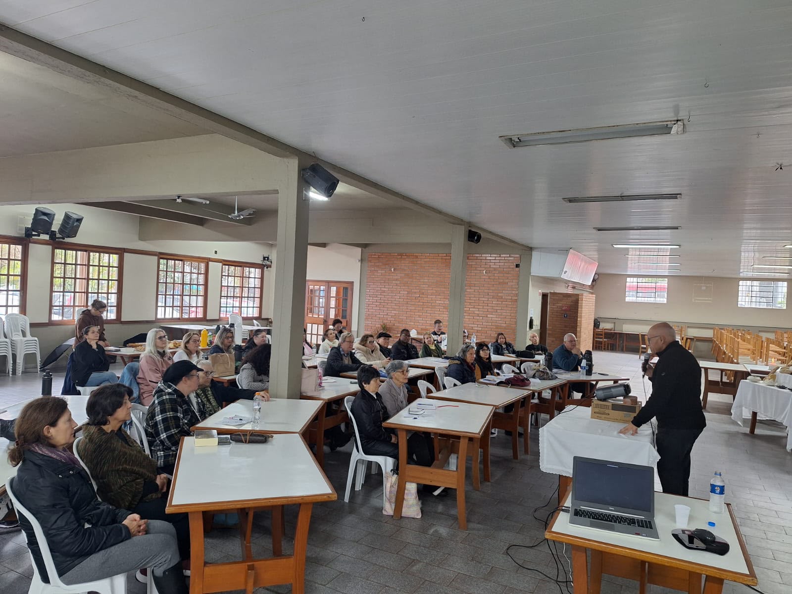 Coordenadores da Pastoral Litúrgica do Vicariato Sul participam de encontro de formação em Porto Alegre