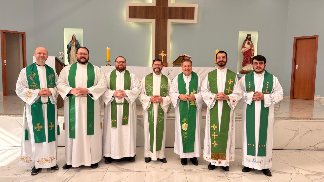 Padres da Arquidiocese participam de encontro nacional sobre cultura digital e IA na formação dos seminários
