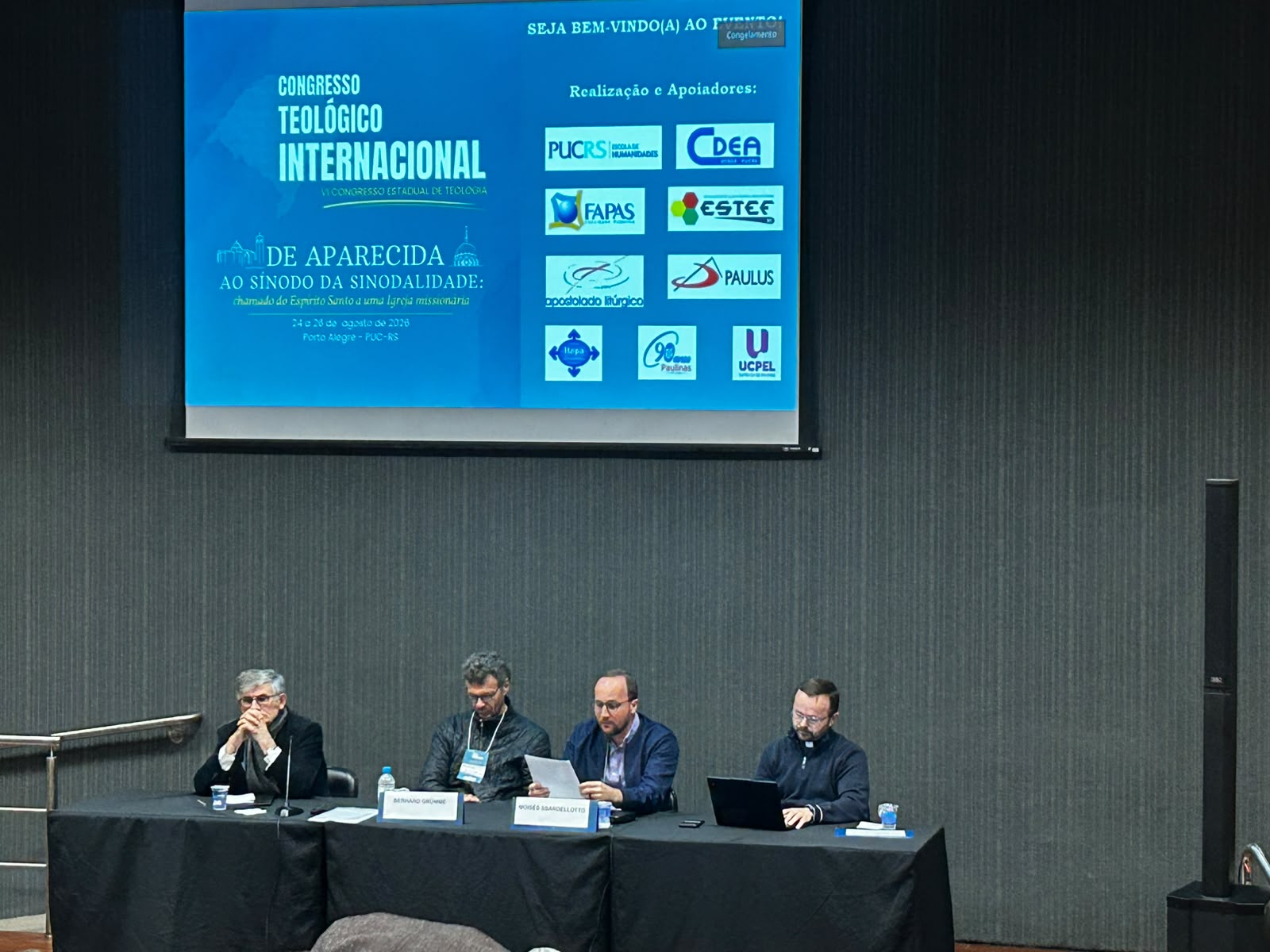 “Nem demonizar, nem santificar”: Igreja é chamada a discernir o uso da inteligência artificial