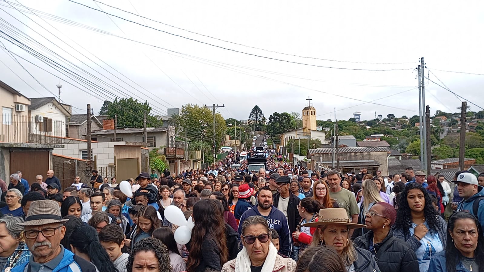 Paróquias e santuários da Arquidiocese de Porto Alegre celebram Nossa Senhora Aparecida com fé e devoção