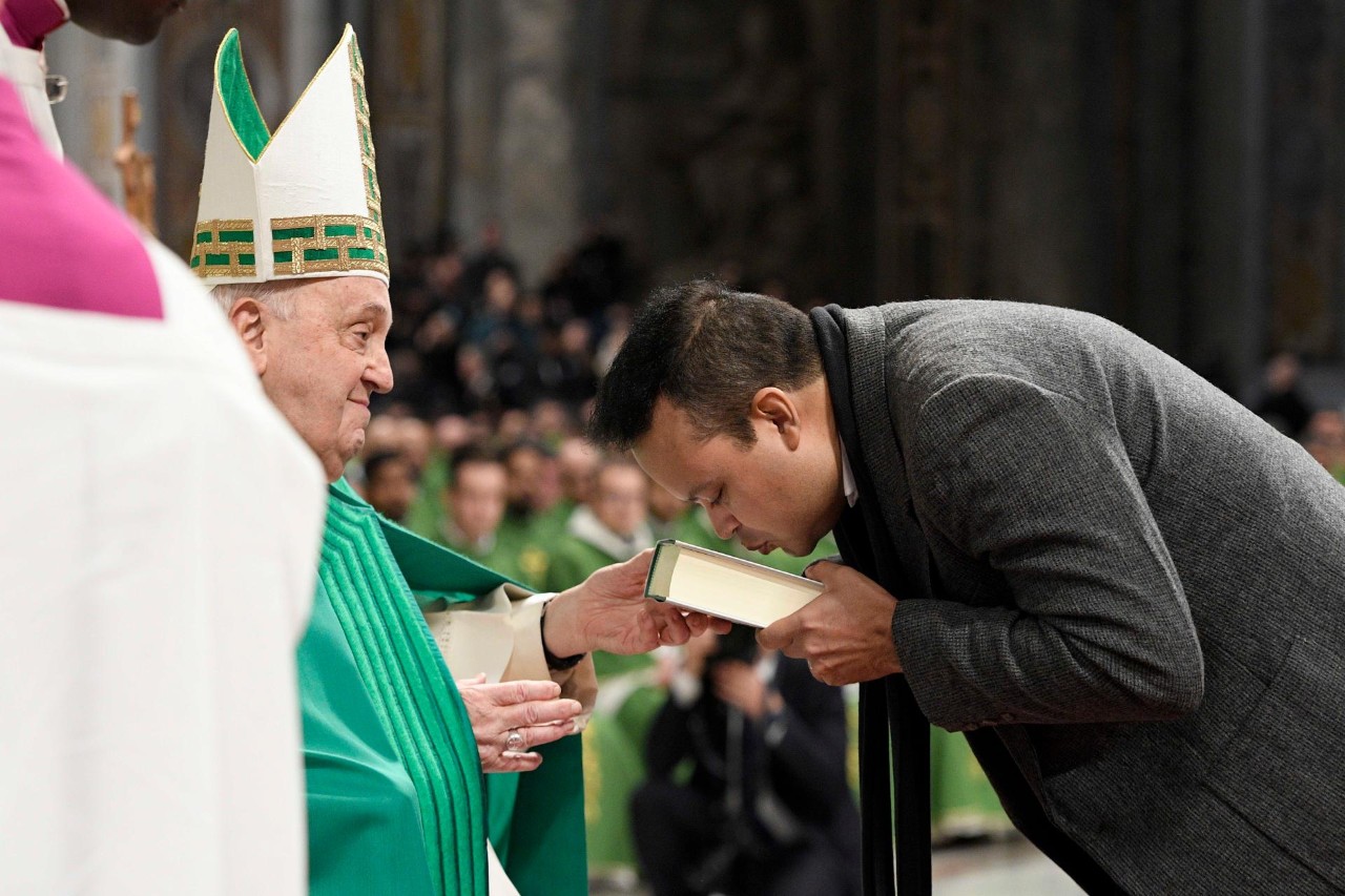 Um servidor da palavra de Deus instituido pelo Papa Francisco para a Arquidiocese de Porto Alegre