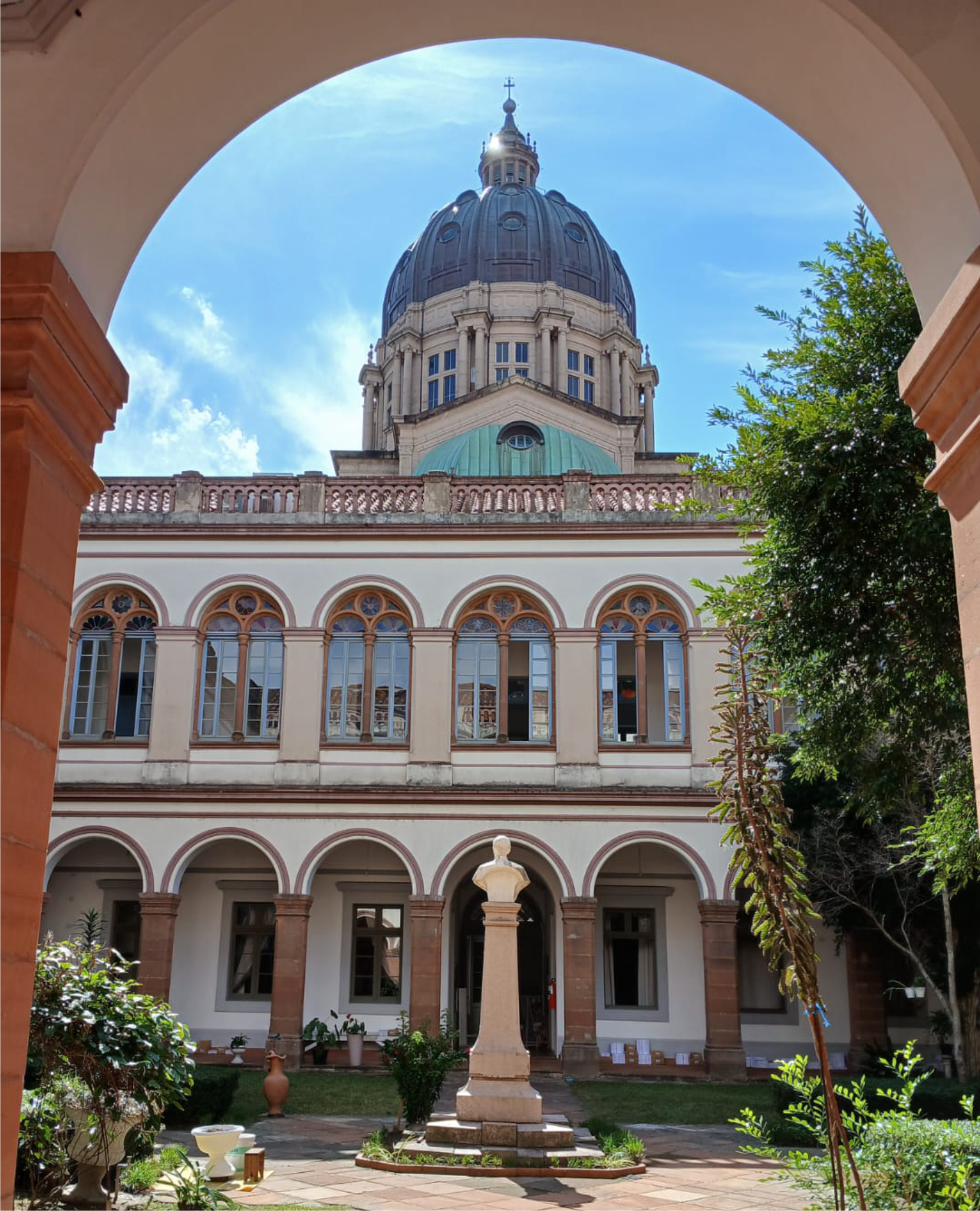 Visitas culturais convida fiéis e interessados a conhecer a Cúria e a Catedral Metropolitana de Porto Alegre